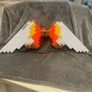 Nerf Minecraft Sabrewing Motorized bow w Cartridge 7 Darts